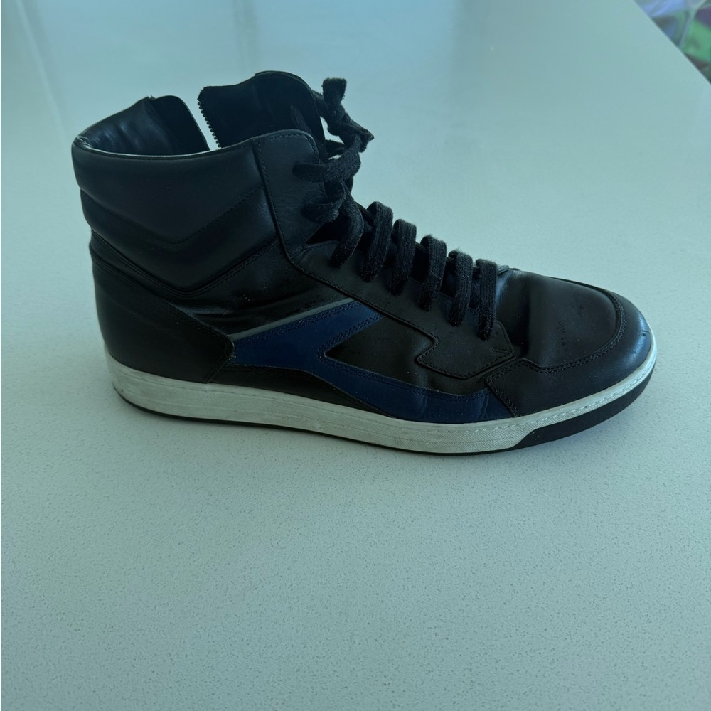 Prada Black and Red Sneakers with Classic Silhouette - Picture 6 of 10